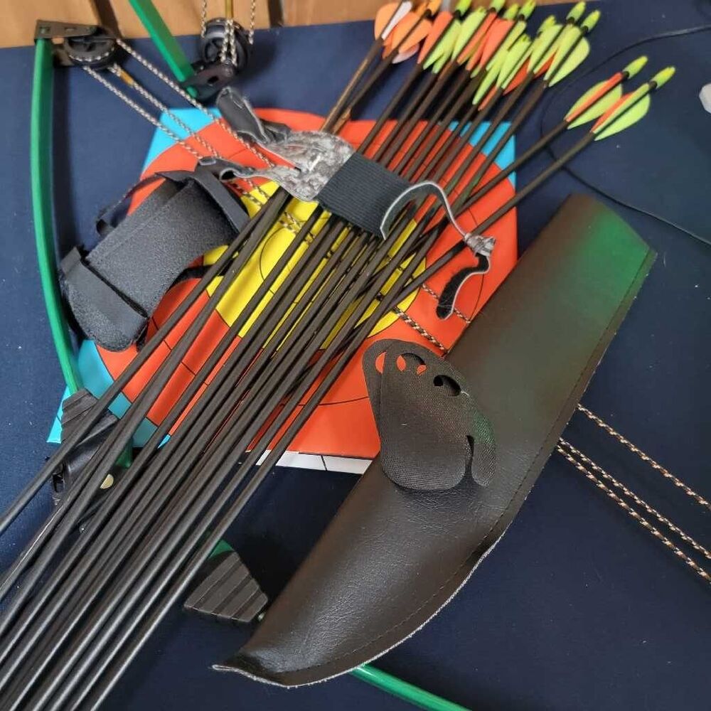 Kids Bear Archery Scout 33in Bow Set 14 Arrows Target Quiver